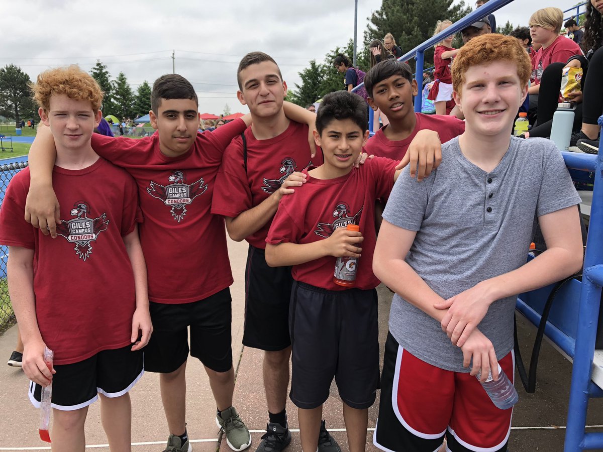 a_symchyshyn's tweet photo. Busy day at our Regional track meet today but what an incredible day it was! We had 102 athletes compete and 32 of them have made it to districts next week! More importantly, their positivity, sportsmanship and teamwork was outstanding! Way to go @GilesCondors track team! https://t.co/AL5ofmvZB5