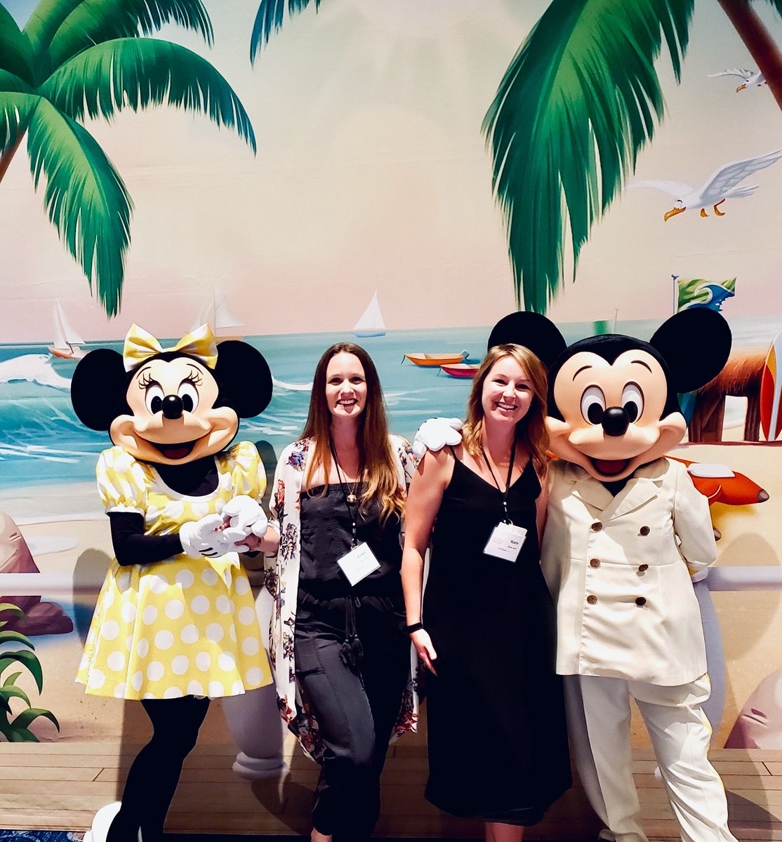 Smartegies's tweet photo. Kicking off this conference with the mascots of Disney #MickeyMouse #minniemouse #gaengineersSC https://t.co/KQWJZQ7Y1g