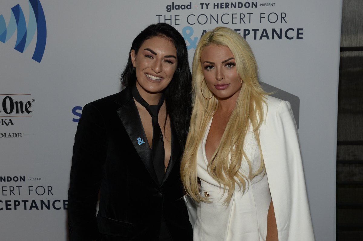 glaad's tweet photo. It's always great to see @WWE Superstars @SonyaDevilleWWE and @WWE_MandyRose! #CMAFest

📷 by @RDiamond54 https://t.co/yBuX3xZBU4