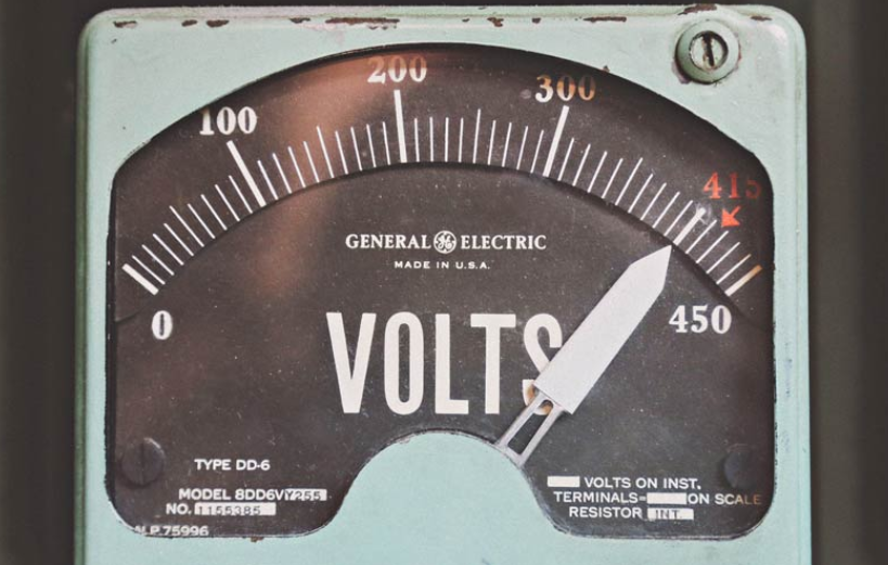 Solar_Estimate's tweet photo. High electric bill? 📈 😔 Beware of the vampire 🧛 electronics that suck the energy out of your outlets 🔌 and wallet 💳. Find out more: https://t.co/froVXPxz3Y

#SolarEstimate #Solarenergy #RenewableEnergy #SolarPV #Solar #Solarpower https://t.co/Z355h7HsZ1