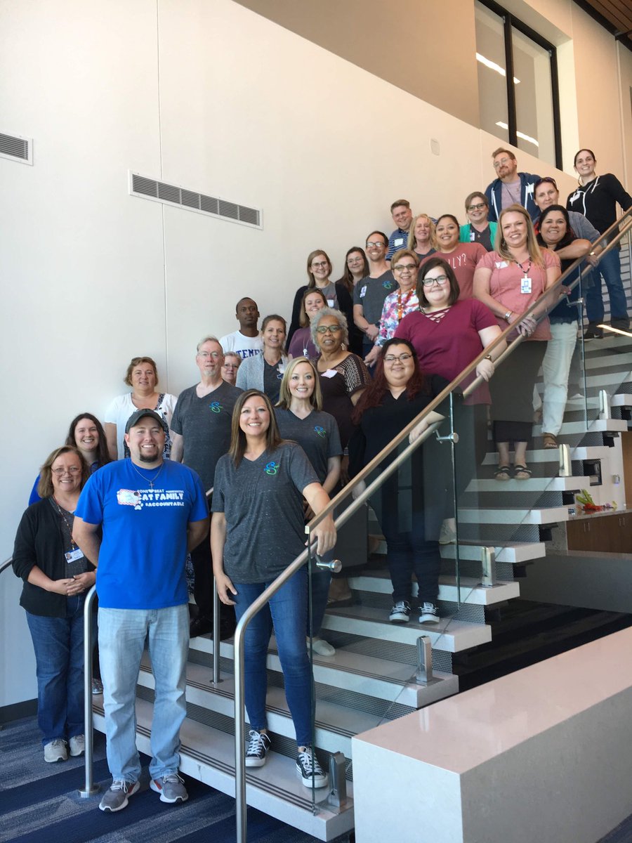 lovesgoogle's tweet photo. And, that's a wrap! Crowded many of our first #EdSyncTISD participants in for a farewell photo!📸 Awesome people, amazing ideas, &amp; 1 fabulous day! #LetsDoItAgain ⁦@DigitalTISD⁩ ⁦@THSPrincipal_JM⁩  ⁦@RenotaRogers⁩ ⁦@ITS_ThomasN⁩  ⁦@karrieweb2004⁩ https://t.co/smEVrzMjyt