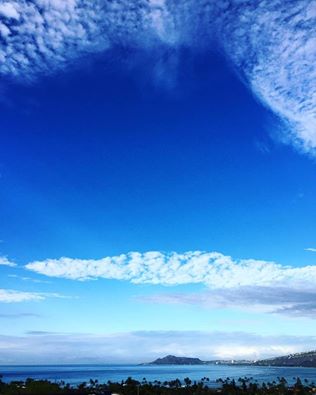 What a nice day. #diamondhead #hawaiikai #maunaluabay #blueskiesandsunshine