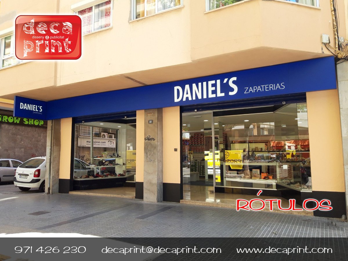 Decaprint2's tweet image. Después del duro trabajo de retirar el #rótulo antiguo, ya esta totalmente instalado el nuevo #rótulo #luminoso para nuestros amigos de #Zapatería #Daniel&apos;s

☏ 971 426 230 // decaprint@decaprint.com // decaprint.com