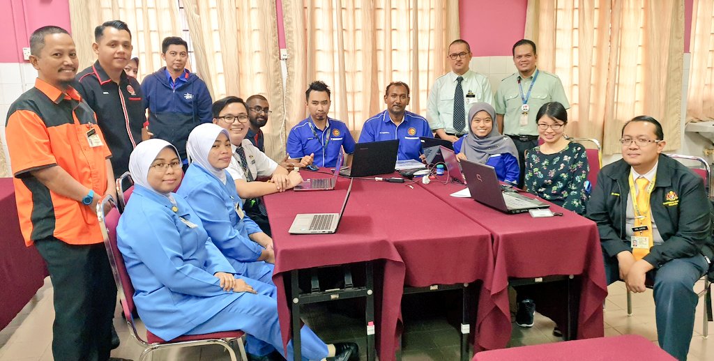 drsthinagaraj's tweet photo. Disaster Management Workshop #KlusterHospital Hospital Tuanku Ampuan Najihah Kuala Pilah. @DGHisham
@KKMPutrajaya
@DrDzul @DrChenChawMin
#DisasterManagement #DisasterCommittee #DisasterResponse #EmergencyResponseTeam
#DisasterManagementWorkshop #MedicalEmergencyResponseTeam https://t.co/5crmaFr8mB