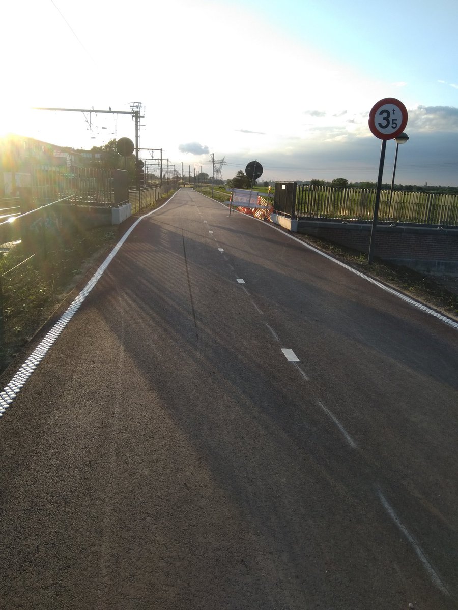 stevedhulster's tweet photo. Fietsostrade Antwerpen-Lier krijgt vorm. #highwaytobell #biketothefuture @StadMortsel @prov_antwerpen . https://t.co/JfGEKI84kc