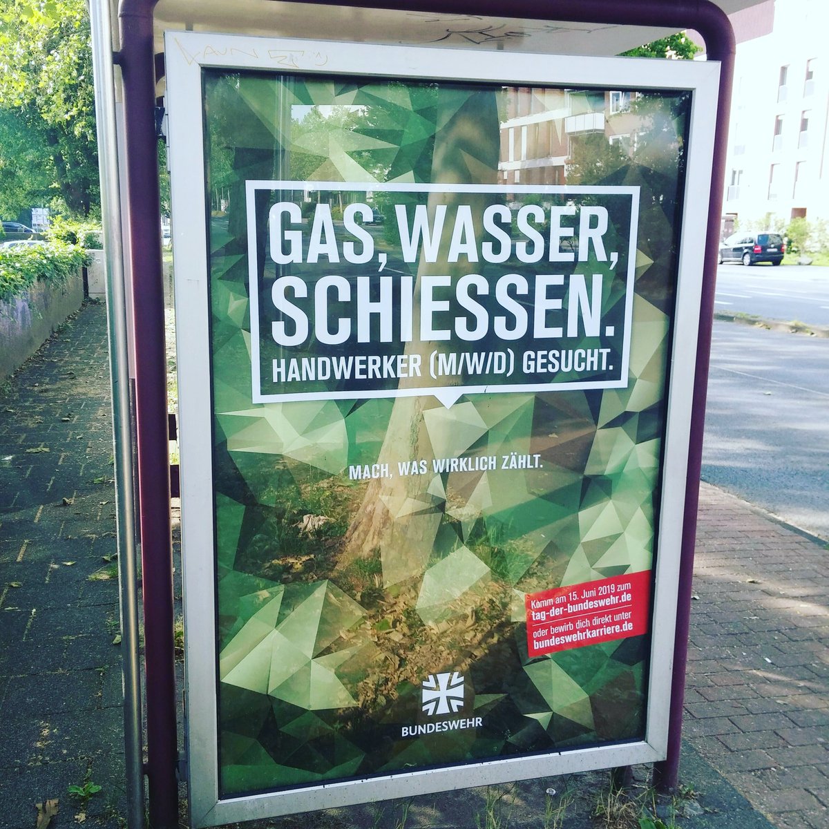 Mit #Gas zu werben zeugt von ausgesprochen ausgeprägtem Geschichtsbewusstsein bei der #Bundeswehr 😱😲
#antimilitarismus