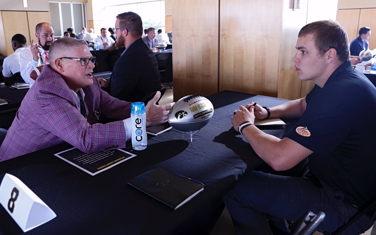 HawkeyeFootball's tweet image. Thank you to all 31 @LegacyHawks for coming back for our annual networking event! These experiences are priceless | #IowaEdge