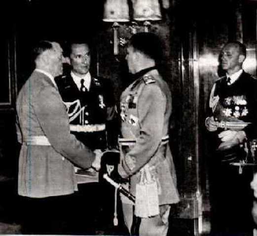 JosephUrss's tweet photo. aquí firmando el pacto de acero con @a_dolfohitler, 

que agradable sujeto .jpg https://t.co/cUngFoVVmP
