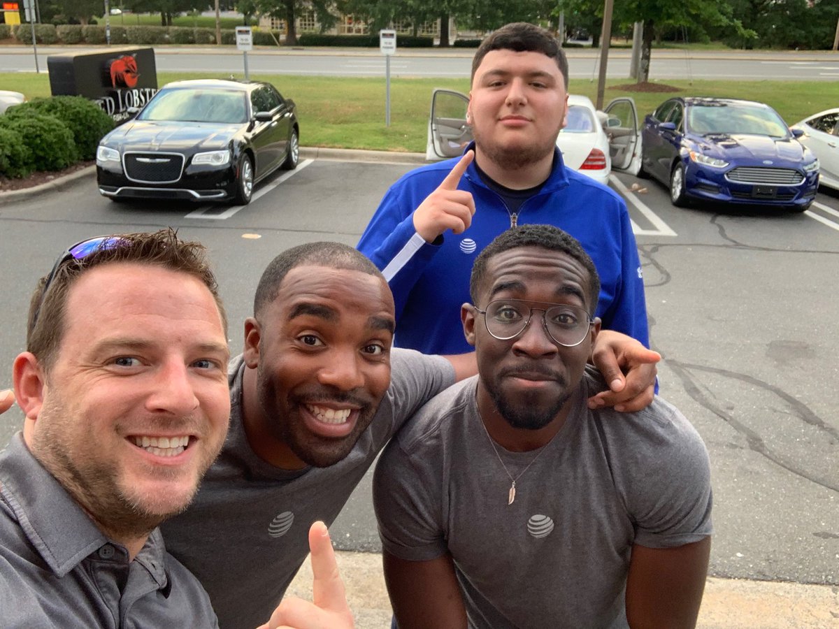 What a great, first of many, winner dinner with ⁦⁦<a href="/MarqRodgers/">Marq Rodgers</a>⁩ for team #CharLIT . Looking forward  to many more ahead. Great job ⁦<a href="/bobbyhuggz/">Rob</a>⁩ ⁦<a href="/Jordansisk_/">Jordan Sisk</a>⁩ ⁦<a href="/RyanALahr/">Ryan Lahr</a>⁩ ⁦@CashHousePhil⁩ <a href="/melania2390/">Melania Gonzalez</a>