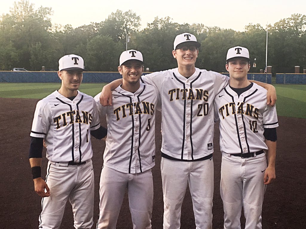 WTitansBaseball's tweet photo. Beautiful night at U of R for the Exceptional Senior night. Ironic considering the weather these boys had to deal with this Spring. https://t.co/T8QjNv3uk8