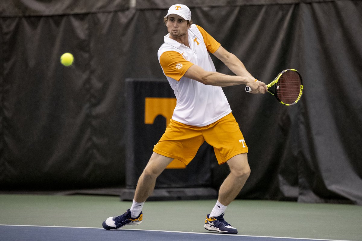 Vol_Tennis's tweet photo. 👏 @andrew_1rogers on advancing to the quarterfinals of TN Valley Open Championships in Chattanooga!!

#VOLsummer 🍊🎾 https://t.co/qEZIxGrakw