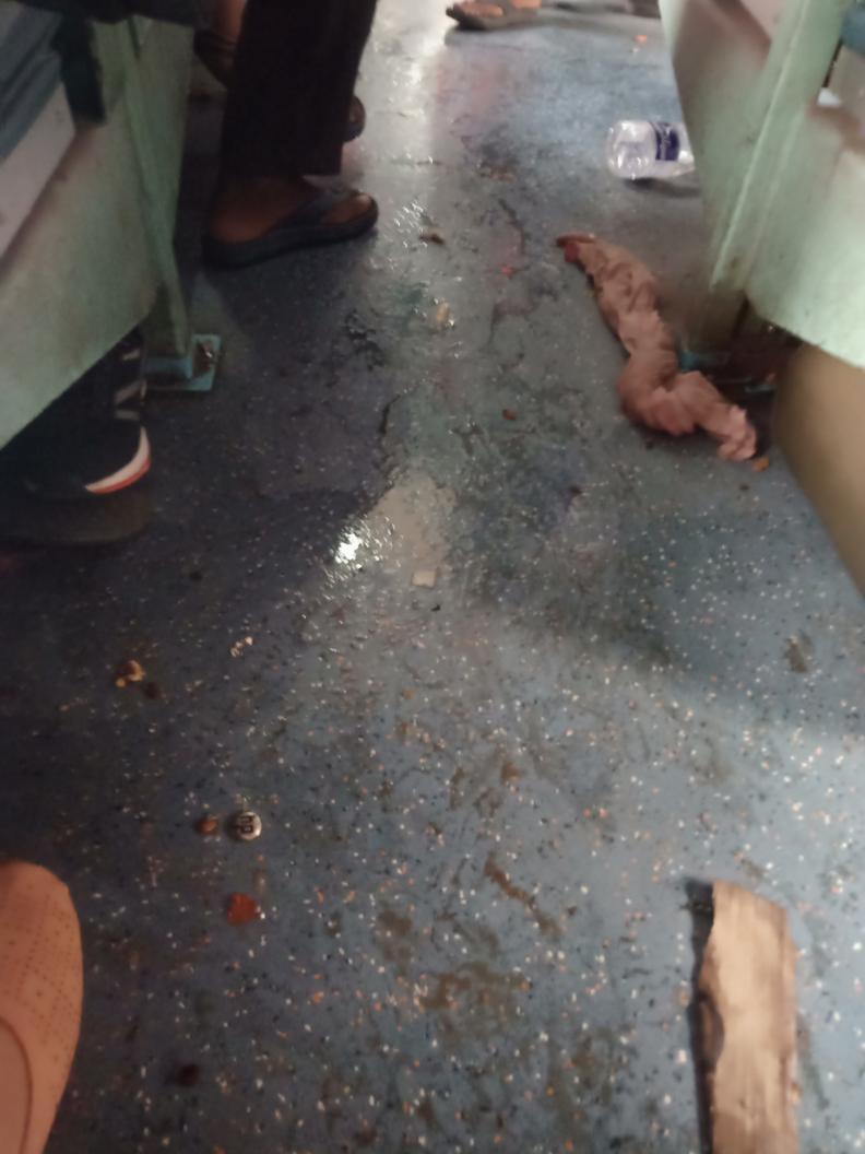 Poojasingh59617's tweet photo. I have tweeted about the same at 1:30am about the situation in 12251 wainganga superfast express. IRCTC even replied that matter has been forwarded but still no action. The current situation is water is flowing from the washroom.

@IRCTCofficial @RailwaySeva https://t.co/OS5zwrad6M