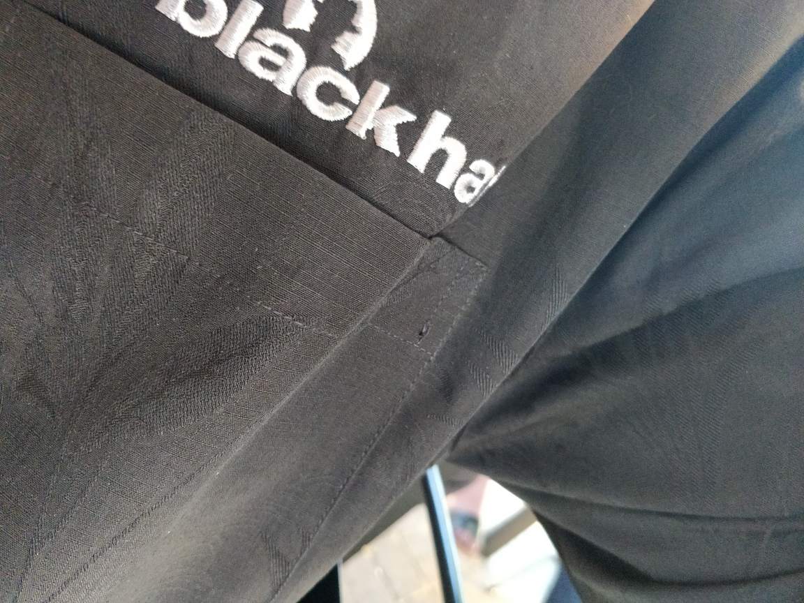 si1isec's tweet photo. We have arrived at Metro City and grabbed a table out front for @si1isec tonight. Look for the @BlackHatUSA #hawaiian shirt #silisec #si1isec #siliconValley #sillyvalley #dc408 #dc650 #Hackers #hackers #InfoSec #InformationSecurity #Sunnyvale https://t.co/C8IP5FSchR