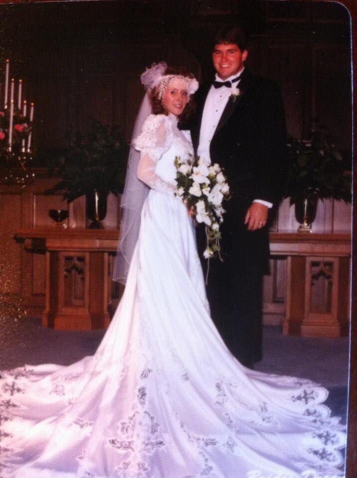 KathysTulsaHome's tweet photo. 32 years with my date for life!
Happy Anniversary!!
Cheers to Many More Memories Made! https://t.co/Uczj7InMHq