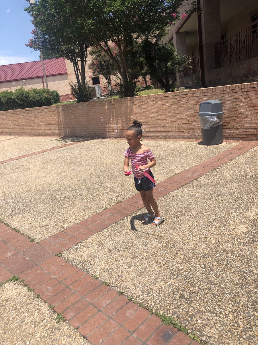 Last day of kinder!! We’re “blowing” into our summer break! Going to miss these kiddos!! @A_GarnerMaskill <a href="/BelindaTrevin13/">Belinda Trevino</a> <a href="/NISDMcDermott/">Robert F. McDermott Elementary</a> <a href="/LauraTahuahua/">Laura Tahuahua</a>