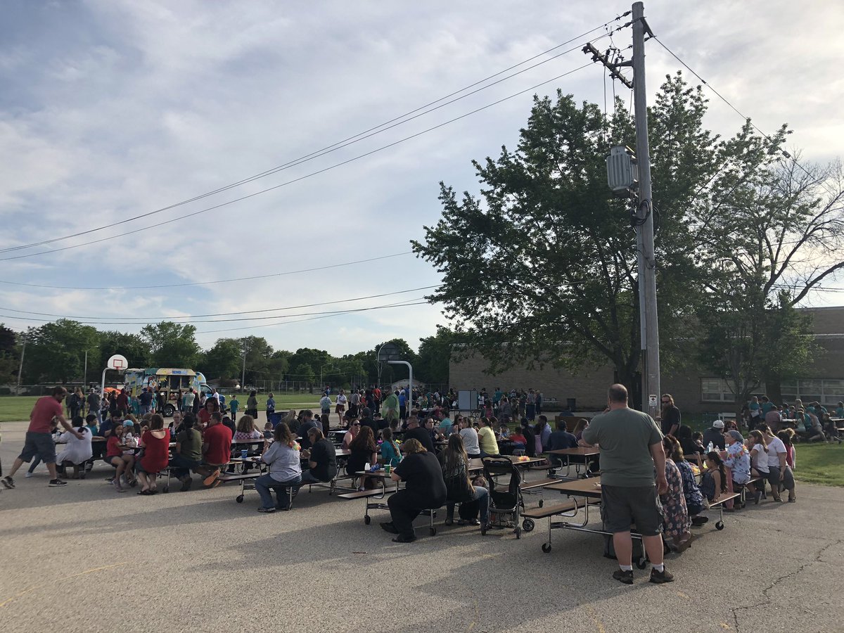 CSolberg2's tweet photo. End of the year celebration & 5th grade send off at #HawLAB tonight! https://t.co/VzLjwQzw5S