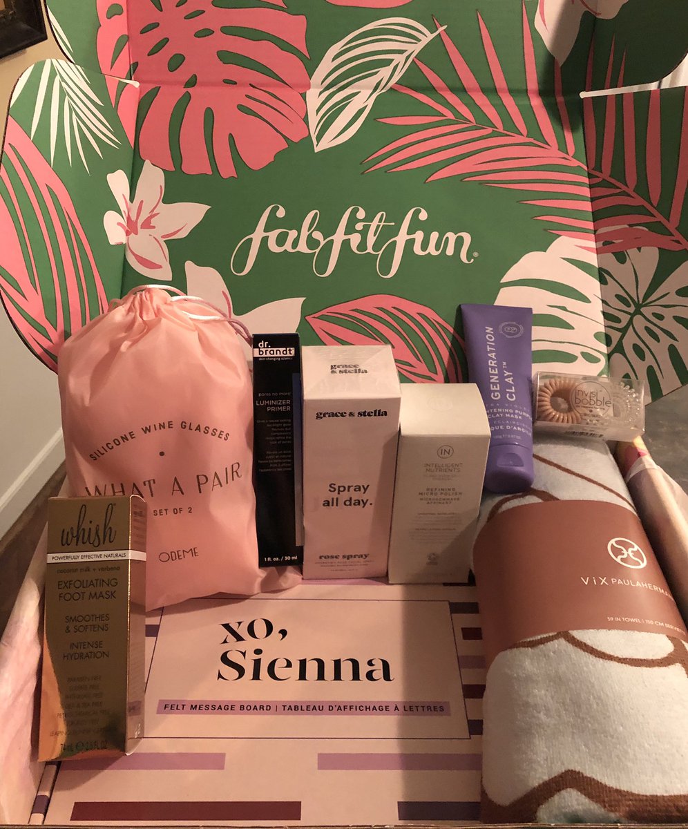 christenmesser's tweet photo. @FabFitFun Summer lovin’ this box 😍 #FABFITFUN #FFFGIVEAWAY #LEBLANCESCAPE #LEBLANCSPARESORTLOSCABOS #FFF https://t.co/i7Ht9faQKM