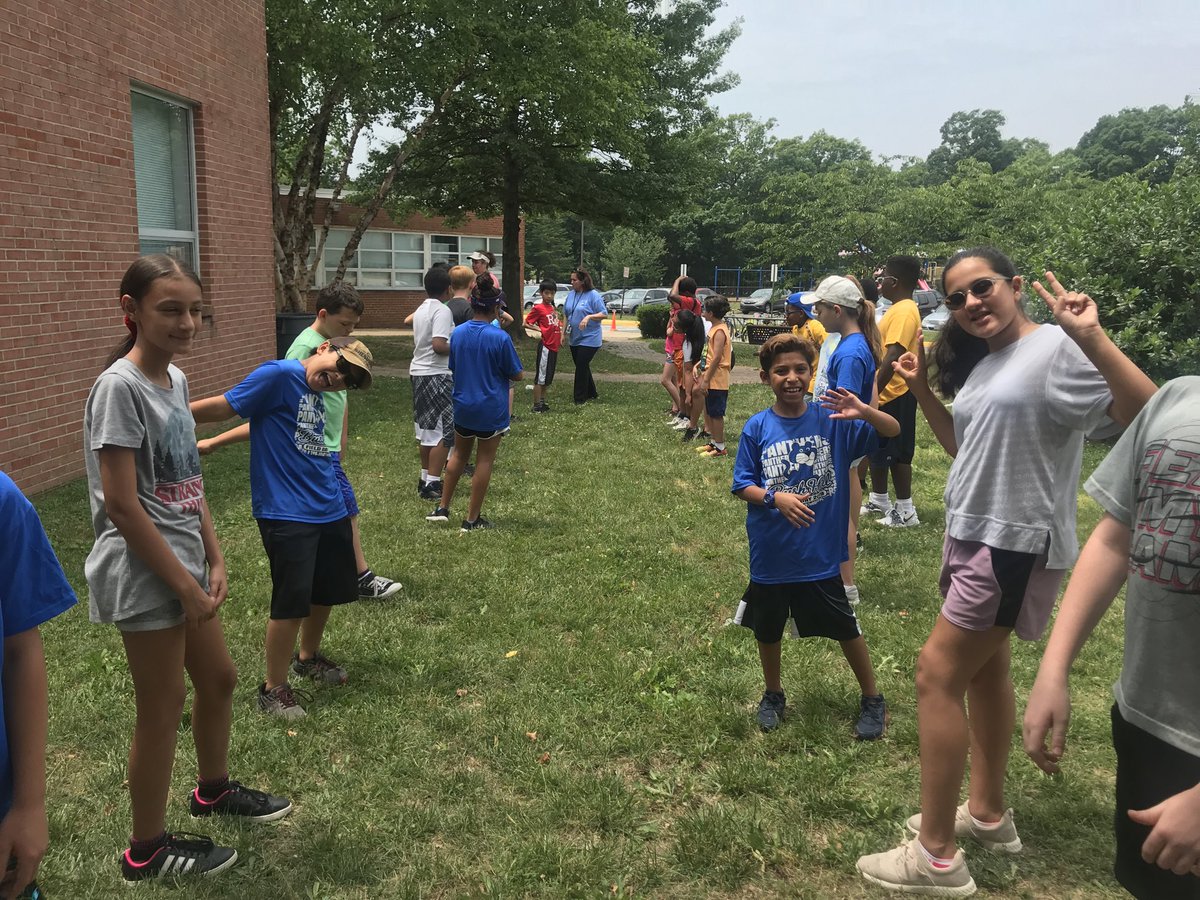 5thGradeBHES's tweet photo. Field Day Fun! https://t.co/w4X0OQuzIs