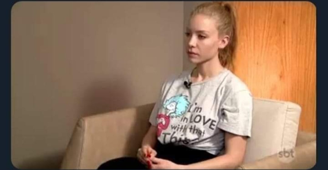 ElienderOliver's tweet photo. No começo da entrevista parece que ela tá mentindo, mas no final parece que ela tá no começo. https://t.co/igh4TUql1P