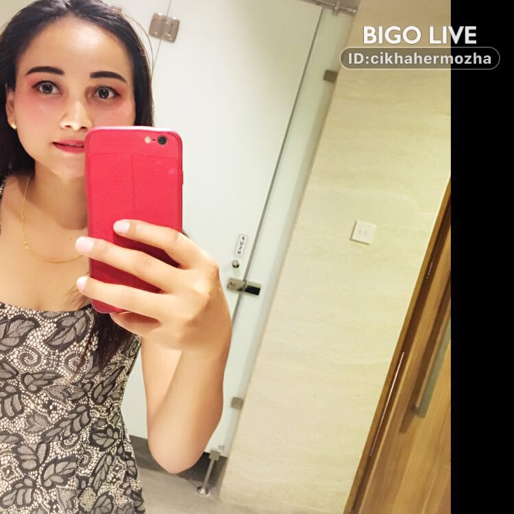 cika_cute1's tweet photo. ini bukanlah pesta tanpamu #BIGOLIVE.   https://t.co/BBBk6eTlTS
https://t.co/EhRywHpzOQ https://t.co/MZ4vlbvJNO