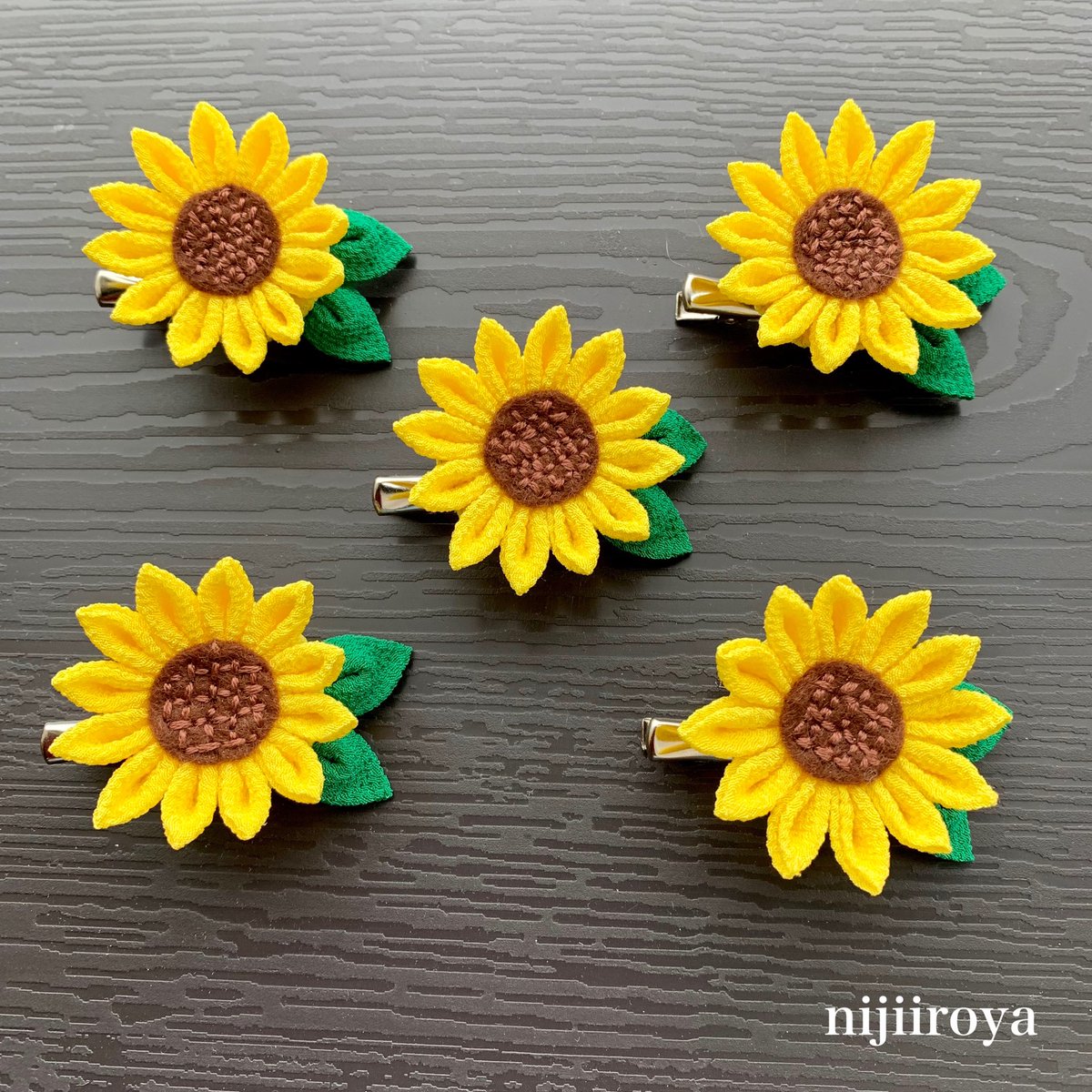 ট ইট র Nijiiroya 夏のクリップシリーズその ひまわりのクリップです ２wayクリップ仕様 後日minneで販売予定です つまみ細工 ひまわり つまみ細工ひまわり つまみ細工講師 つまみ細工講座 つまみ細工教室 長野市つまみ細工教室 長野市つまみ細工