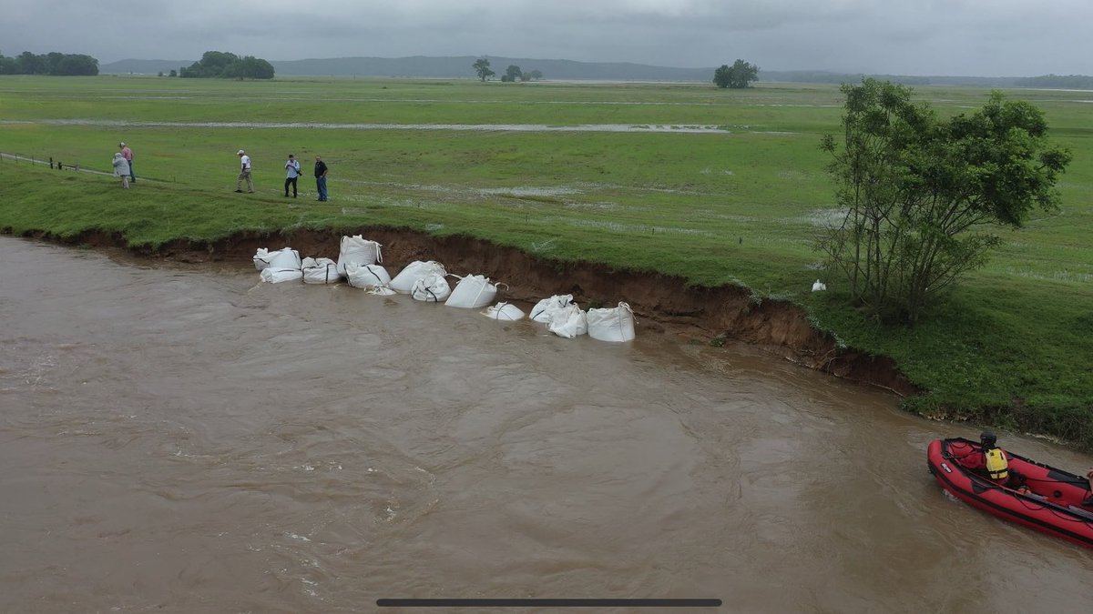 Here’s the area of the eminent breach. #arwx #arflood19 <a href="/NWSLittleRock/">NWS Little Rock</a>