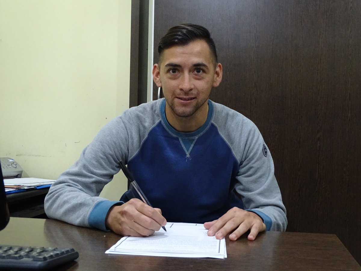 gerrobaina's tweet image. El volante Leandro Guzmán renovó esta tarde, su vínculo con Alte. Brown y seguirá vistiendo la casaca mirasol en la próxima temporada!