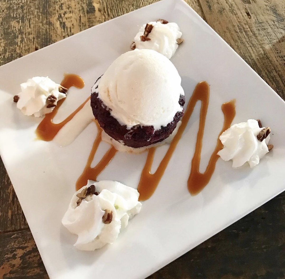 I think my #soulmate might be Carbs🤣🤣 #breadpudding for the WIN🙌🙌 #sweettreats <a href="/one_restaurant/">Nine One Five</a>