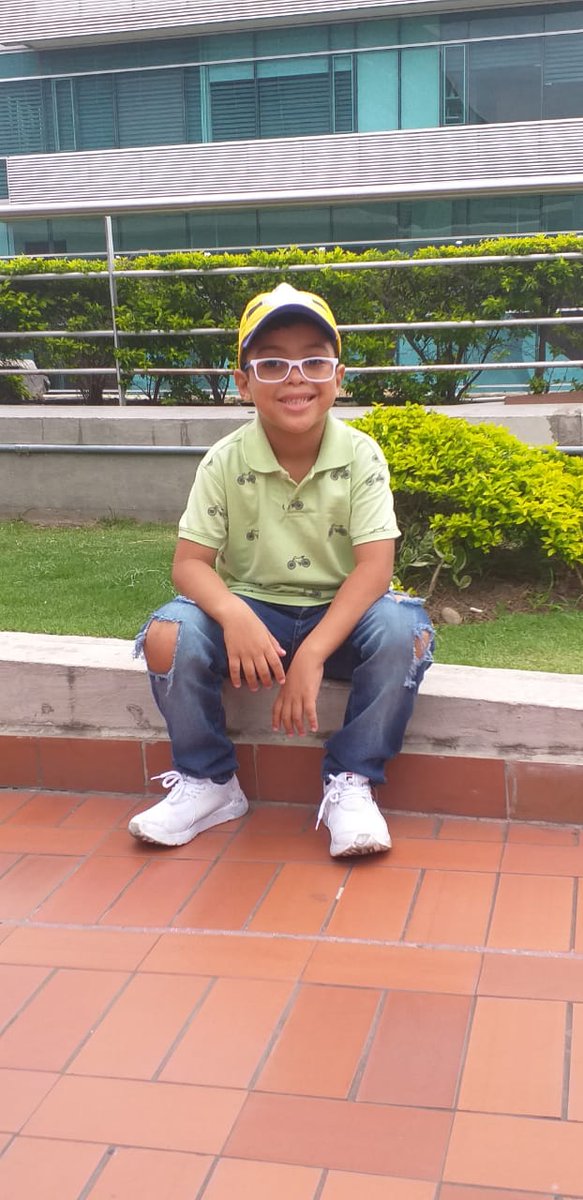 anthuaneth19's tweet photo. Un días de sonrisas. https://t.co/XVgzXfsujx