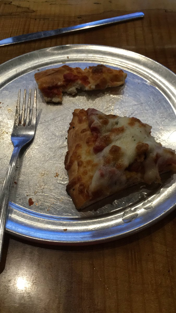 TonyDadgum's tweet photo. Dadgum that’s some good pizza...
@KYAllStarGame 
#BeatIndiana https://t.co/UulABStq1Y
