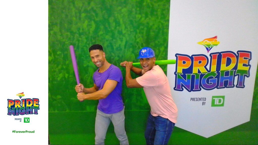 Al_ForeverProud's tweet photo. #Pride Night @BlueJays! @TD_Canada #ForeverProud #Gays4Jays 💙🏳️‍🌈🇨🇦⚾️

#baseball #sports #inclusion #divwrsity #gay #lgbtq #lgbtq2 #mlb  #team #busdev #clienthosting #bank #banker #marketing #philanthropy #athlete https://t.co/7tNTzIV31D