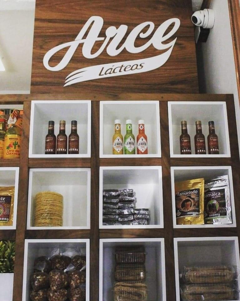 quesoyquesillo's tweet photo. No te olvides de pasar por tus productos 100% #Oaxaqueños a Lacteos Arce

Te esperamos en centro comercial reforma, col. Reforma

#consumelocal https://t.co/9fprKTCCCI