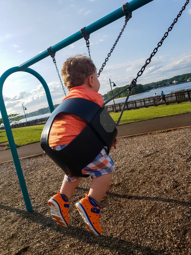 GetOutsideNJ's tweet photo. "Here ducky ducky. Heeere ducky!" :) We had a fun time in this fun little park in point today! It is always nice to have an after-work adventure! #riverfrontpark #getoutsideeveryday #afterworkplaytime #nj #pointpleasant #river #manasquanriver #treasureisland #toddleradventures https://t.co/TFd72a8f9I