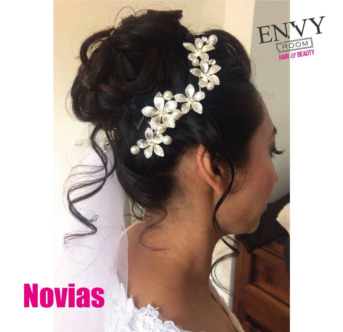 envymx's tweet photo. ¿Diste el sí? 👰🏻 queremos ser parte de ese día especial 👉🏻 tenemos el paquete para novias que necesitas. 📲 escríbenos para conocerlos y agendar tu prueba de maquillaje. 
#bridesmaids #bride #bridetobe #bridalmakeup #bridehair https://t.co/bUUqrFq1Y1