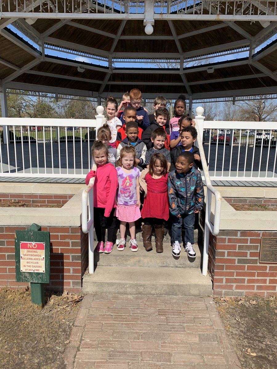 mandytaylor223's tweet photo. #theywillalwaysbemykids #BraveBold #goingto1stgrade https://t.co/ar5XGYvbpL