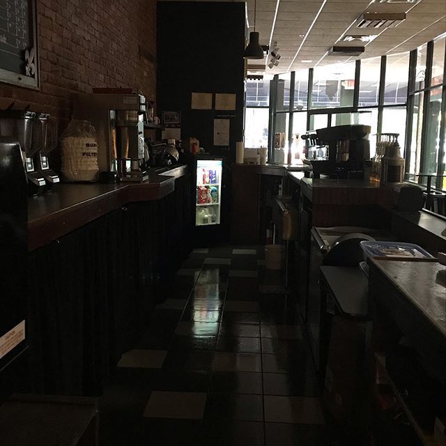 BlackbeardEspre's tweet photo. See yβall tomorrow! #coffeeshop #coffee #downtownlouisville #louisville #kentucky #closingtime #everynewbeginningcomesfromsomeotherbeginningsend #friday #yeahboyee https://t.co/w4MdEaZTWD https://t.co/VT0Kmsa7Ig