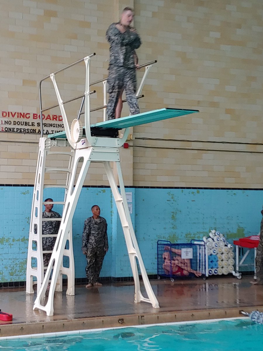 ApsJclc's tweet photo. Drowning proofing. https://t.co/igkIWQciZO