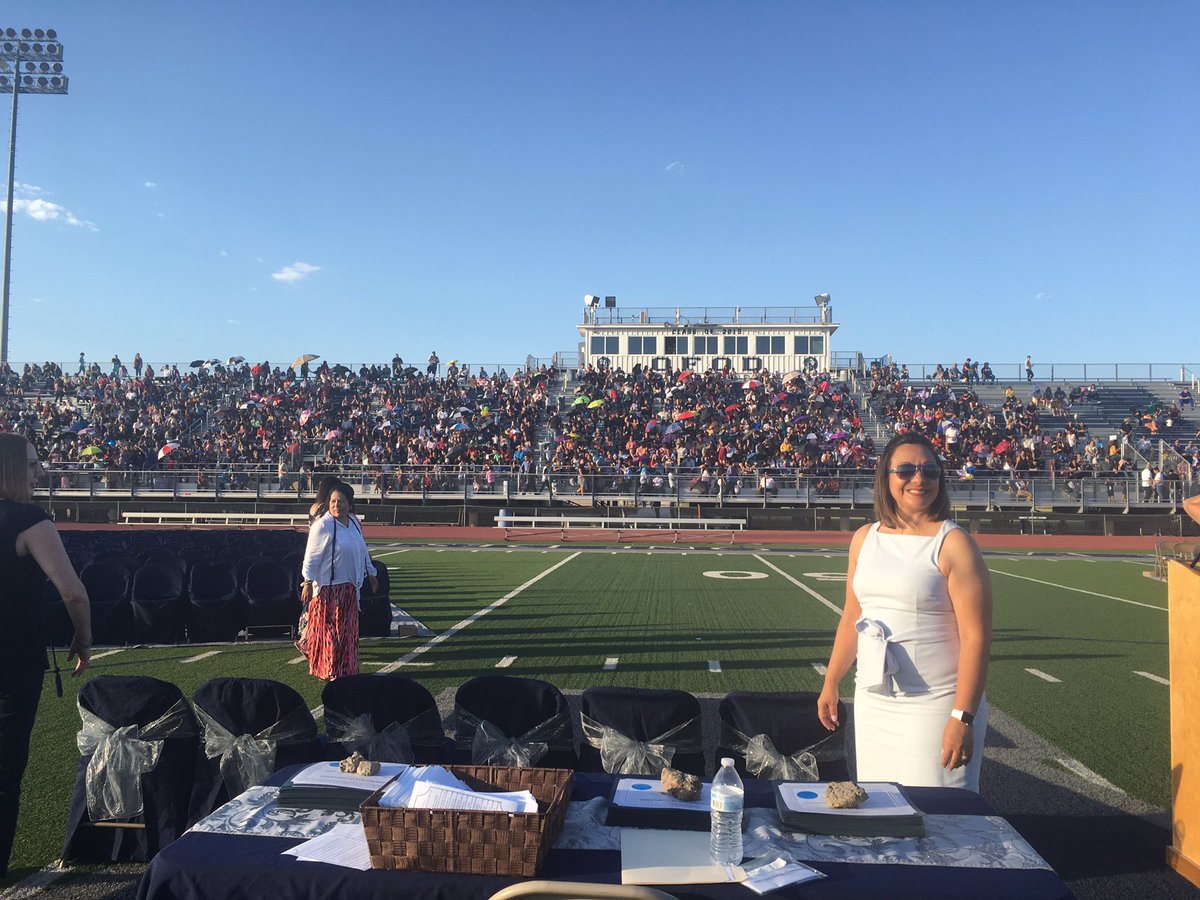 catherinedoc12's tweet photo. Del Valle Middle School Promotion Celebration is in the books!! Beautiful celebration! Thank you everyone for “adapting” to change! #OFOD #THEDISTRICT #Bond2015 #ShakeEveryHand @PeralesIda @YsletaISD @kathopee https://t.co/GO7kJ95gNS