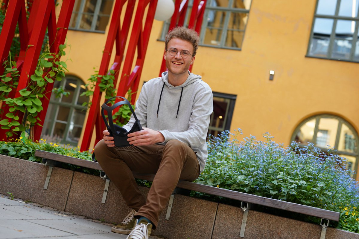 Odysseas recently joined our Stockholm dev team as an intern. Like some of our interns in the past, Odysseas is currently studying VR development at <a href="/Nackademin/">Nackademin</a>. Welcome Ody! 😊 #VR #VirtualReality #AR #AugmentedReality #XR #Vobling #Bublar