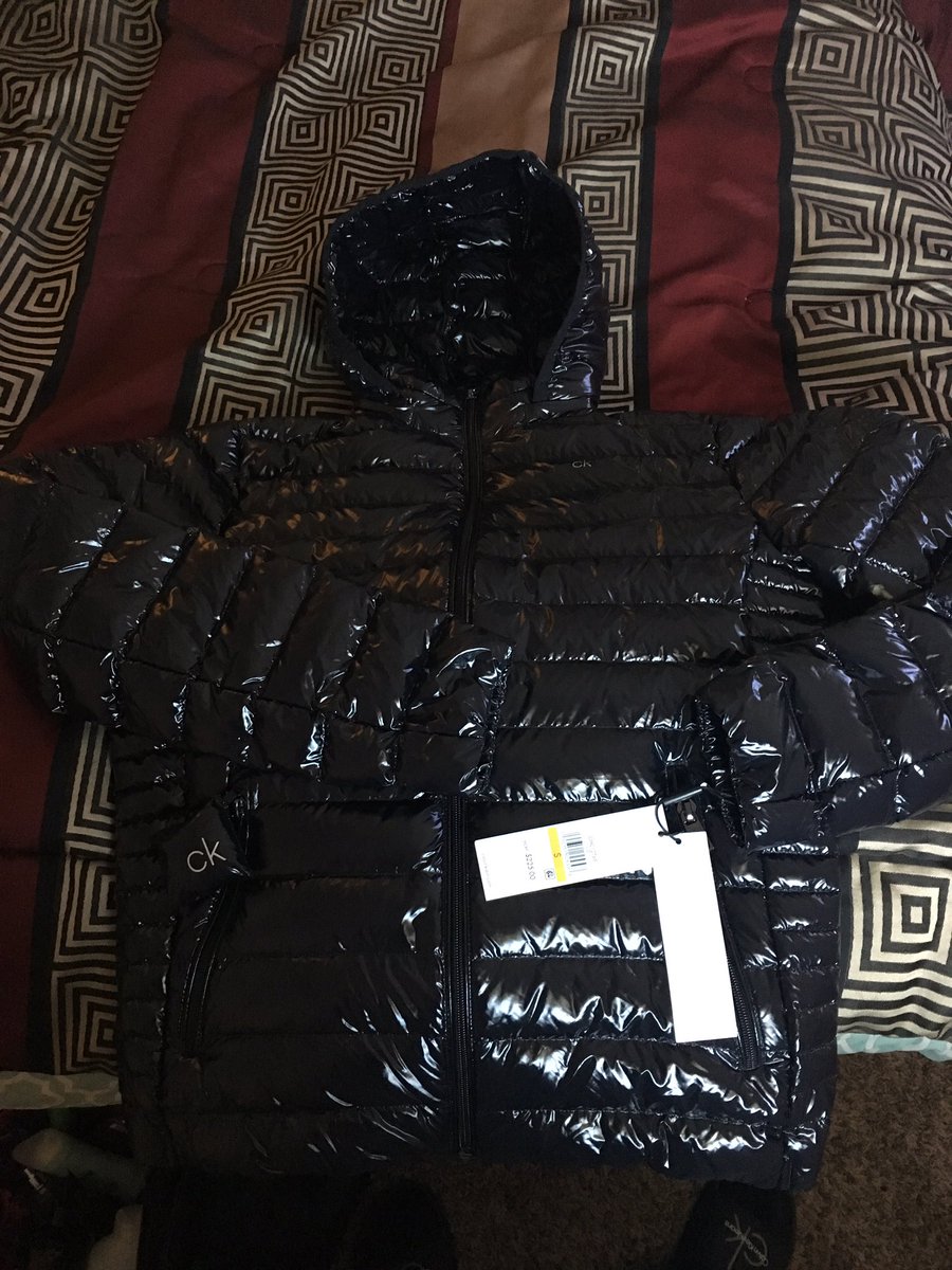 AudricZamir's tweet photo. My dumb ass spent $225 on a coat and it’s not even winter I guess I’m gonna be cold hearted all summer!!! 💯💯💯😂😂😂🥶🥶🥶❄️❄️❄️💙💙💙 #getreadyforthesnowstormbitch https://t.co/tfh9DiIdgT