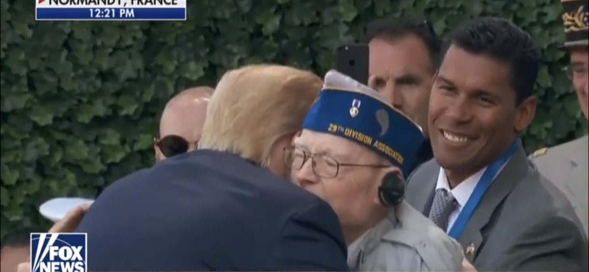 SportTheory101's tweet image. Watching D-Day events and guy looks like former Charger and Chief Donnie Edwards. It is! There was NO publicity here in SD. His “Best Defense Foundation took 14 D-Day vets and a nurse on 10-day tour of France and Normandy. What a class act, doing this quietly. #TacklingMachine