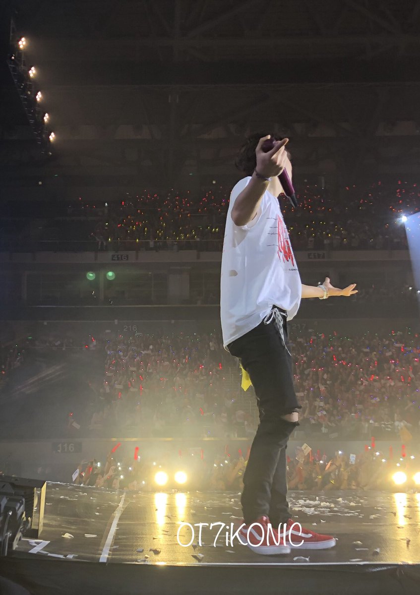131islife's tweet photo. Scrolling through my album [iKONinManila 11.11.18]... I miss this baby boo.. I was this close to him, pero ang layo pa din! https://t.co/Dm8JAPXimV