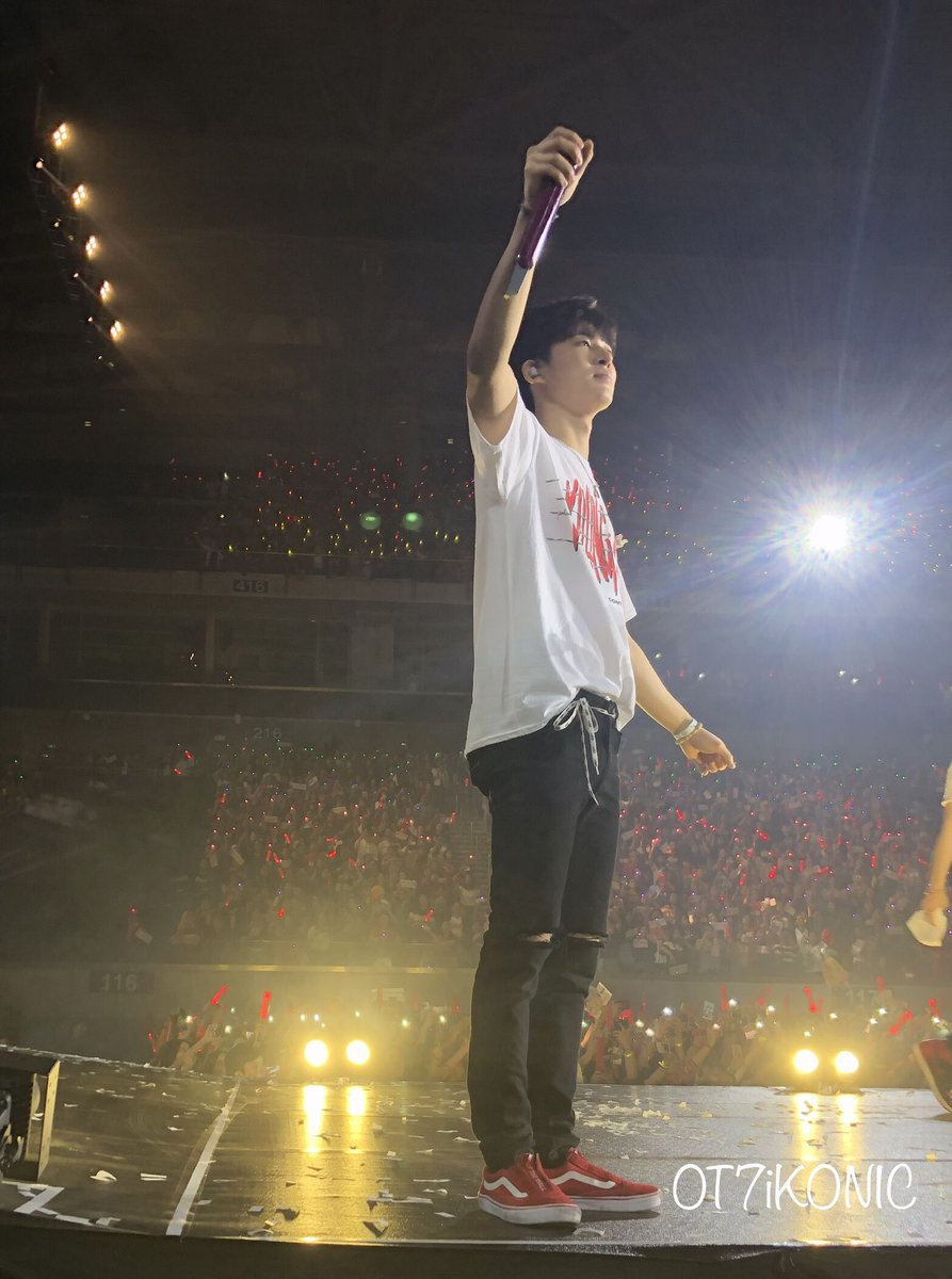 131islife's tweet photo. Scrolling through my album [iKONinManila 11.11.18]... I miss this baby boo.. I was this close to him, pero ang layo pa din! https://t.co/Dm8JAPXimV