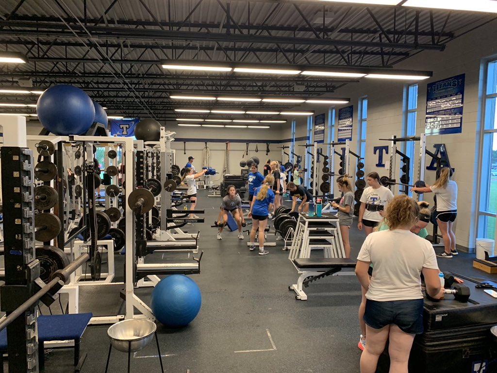 PLSTitansSB's tweet photo. Off-Season Week 1 in the books! Got in some hard work and great conversations in this week! #SetTheStandard #Top3rd #TBDIR #WorkWins #EarnTheRight https://t.co/jvqcN5OW2x