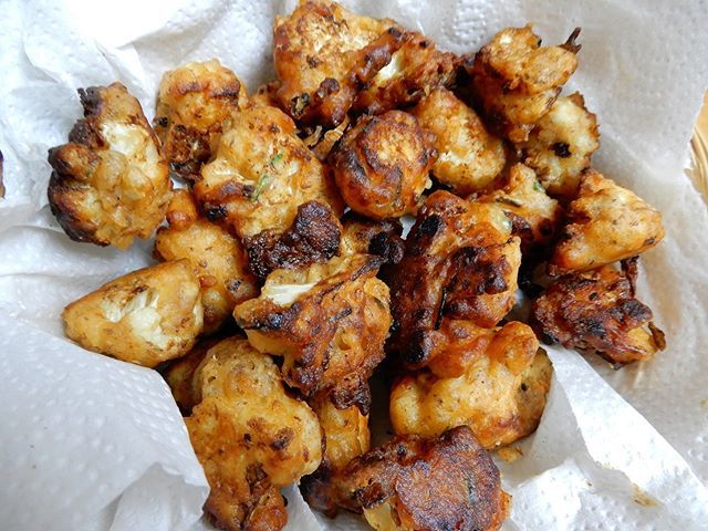 #Vegan #Beer-Battered #Cauliflower #Wings
Because sometimes, in the midst of life's frustrations,  you gotta throw caution to the wind, say "screw it!" and #batter-fry something. 😉  I don't eat fried food very often but this is a simple, delicious re… bit.ly/2Z9YOgn