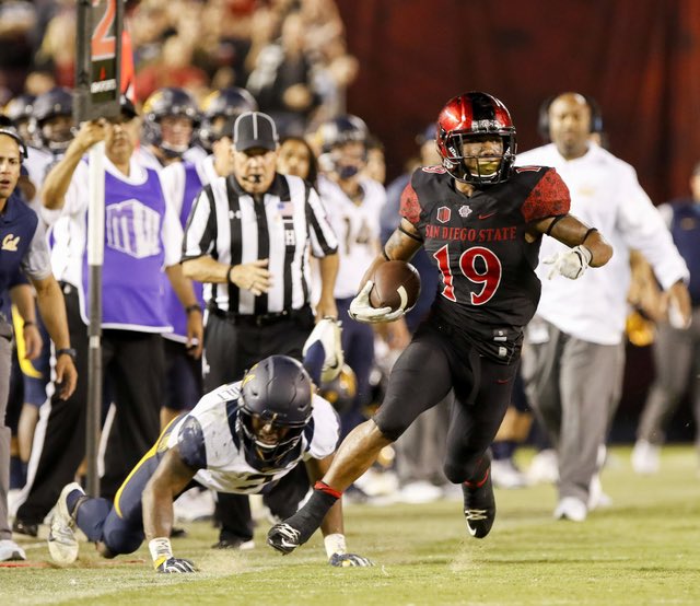damienmoore_28's tweet photo. Blessed to say I have received my 7th offer from San Diego State ‼️thank you Coach @blane_morgan ‼️ @CoachHagerty @FootballRecruit @bangulo @James_Escarcega @SGVNSports @247Sports @_UnderTheRadar_ #runningforPops❤️ https://t.co/xTpqKvQVhV