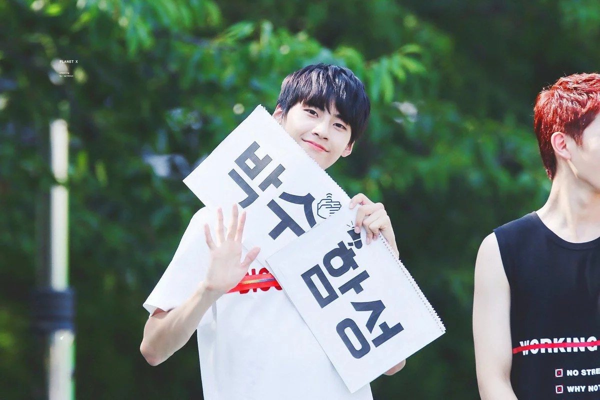 Daily_JinHyuk's tweet photo. 160807 팬미팅 #이진혁 https://t.co/hDmy8gCnOX