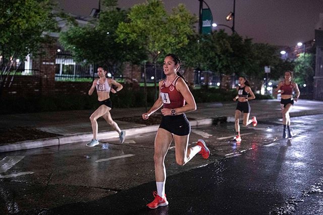 BKLYNTrackClub's tweet photo. This time last week 20+ BKTC athletes were in the streets of Brooklyn running the #MidnightHalf.
⠀⠀⠀
@wicked.la (pictured) took 2nd place in the women’s race.
⠀⠀⠀
➰ @zhetrick https://t.co/3cjZgOBJgT https://t.co/uDq1fHXtcC