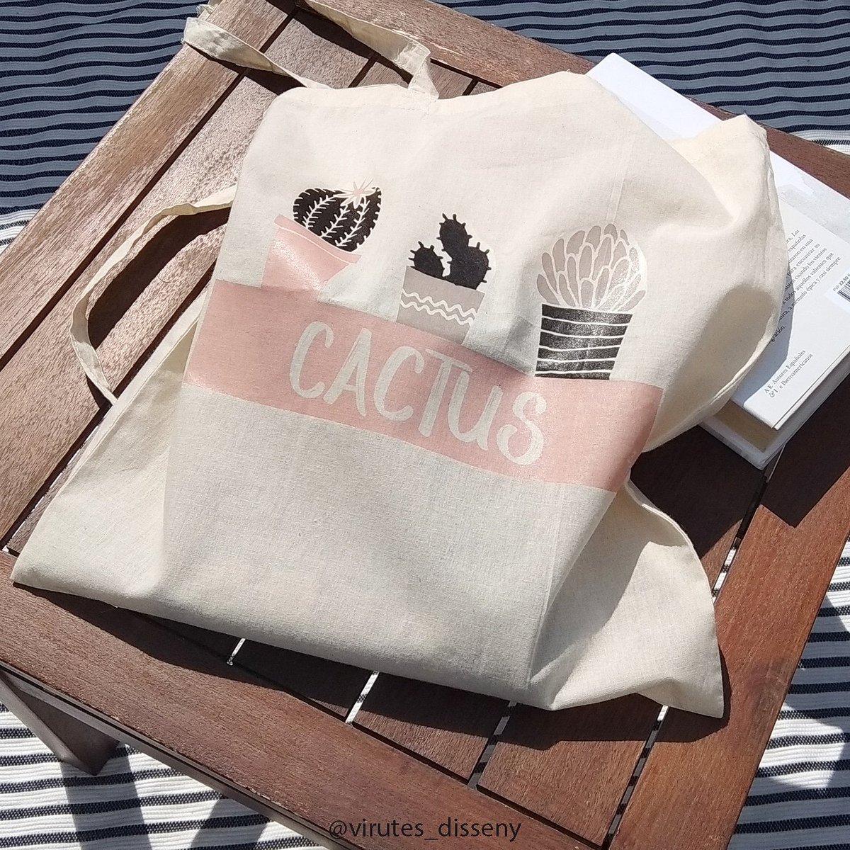 Mi pequeña aportación al medio ambiente, bolsas de algodón para ir a la compra, para la playa o para tomar el aperitivo.
Link directo: etsy.me/2EUPyW1

#bolsaalgodon #bolsanatural #bolsotela #bolsa #tela #algodon #totebag #totebagcactus #cactus #bolsacactus #tote #bolsas