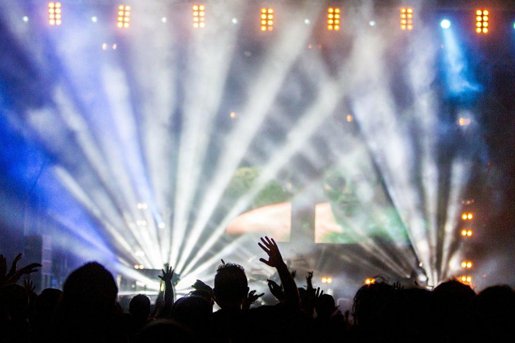 PlanYrMeetings's tweet image. "Festivals need to remember in the end that they are throwing a massive party and potentially creating a community for a day." lttr.ai/DgeL #Eventprofs #Attendeeexperience #Livemusic